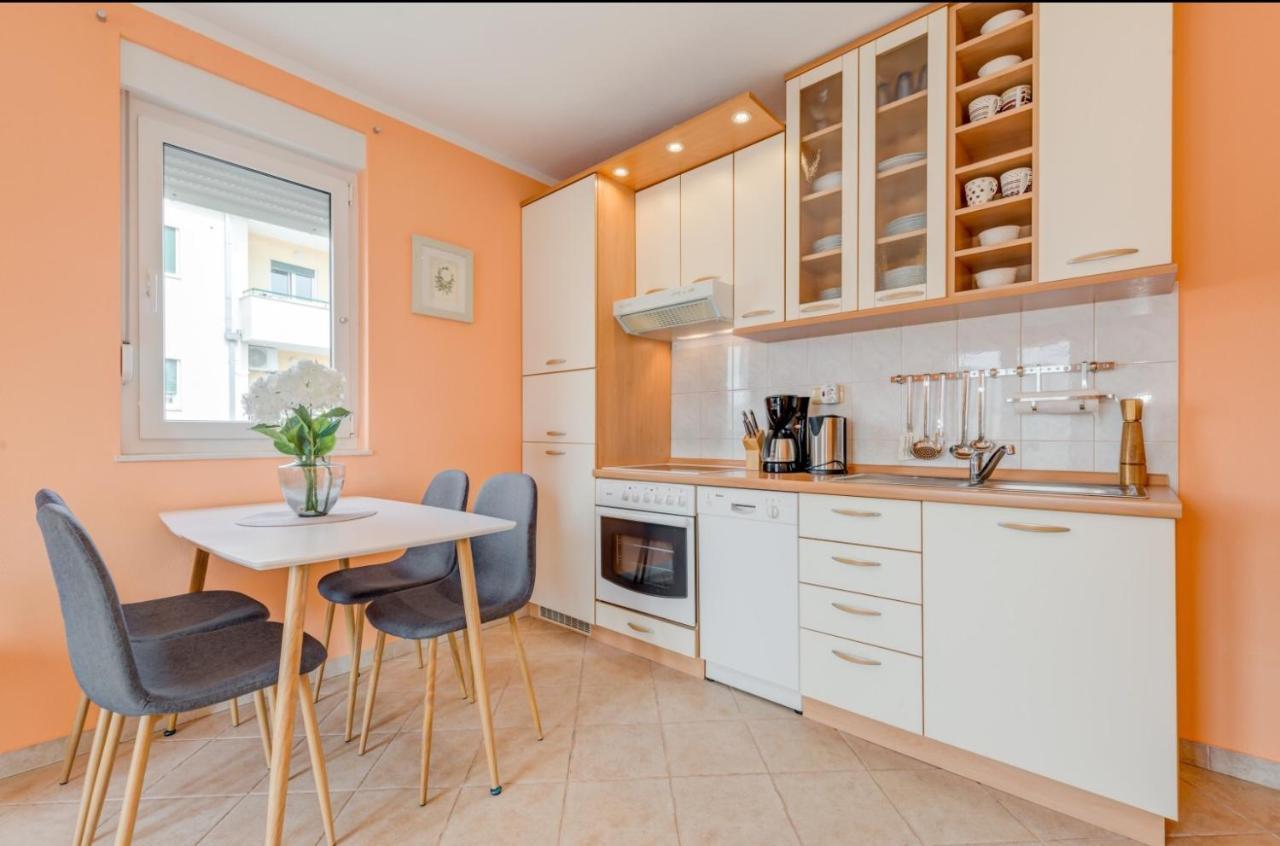 The Best Old Town View Apartment, 5 Min Walk, Parking Trogir Bagian luar foto